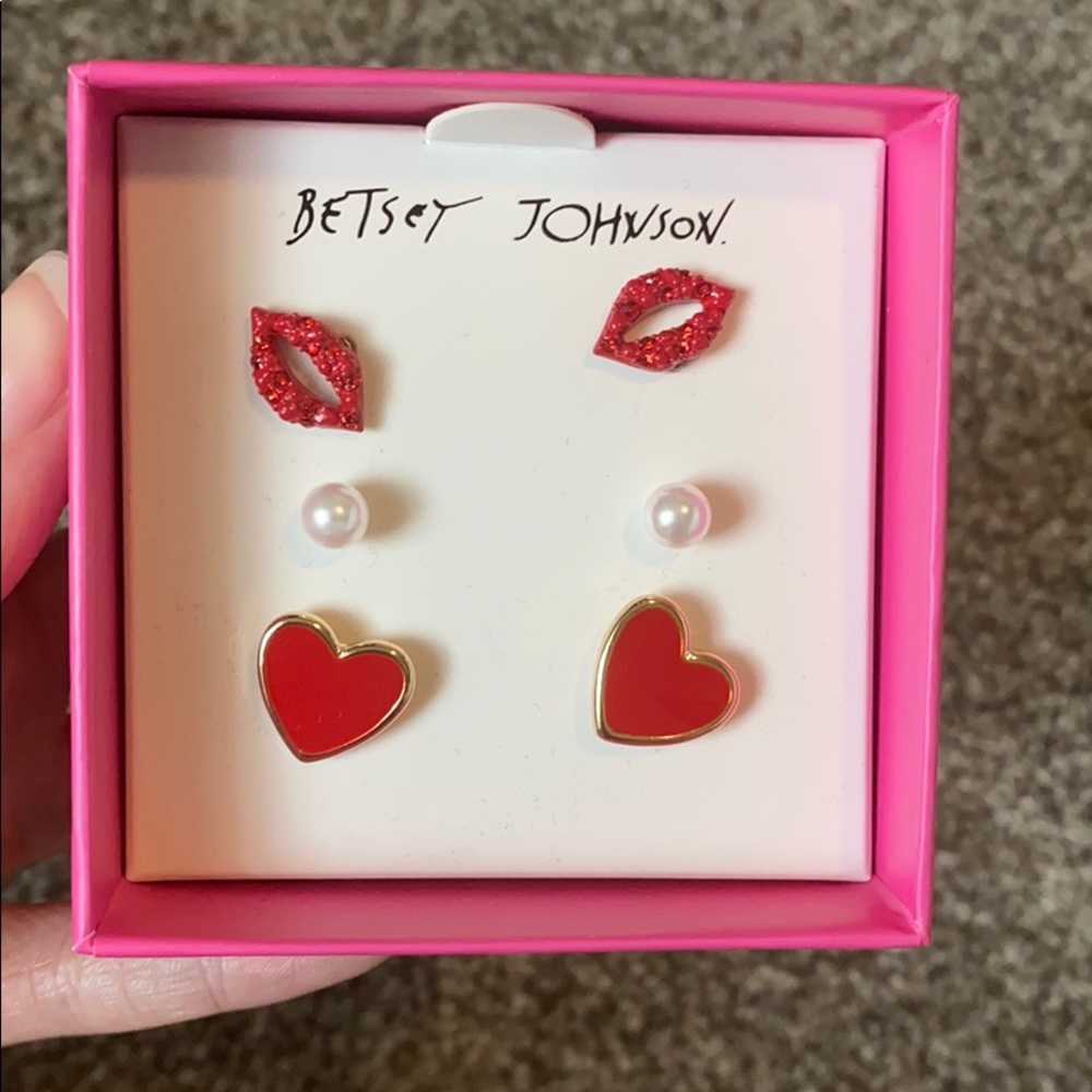 Betsey Johnson earring set